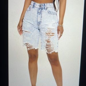 *BRAND NEW* Fashion Nova Bermuda Striped Denim Shorts Blue & White Size: 11